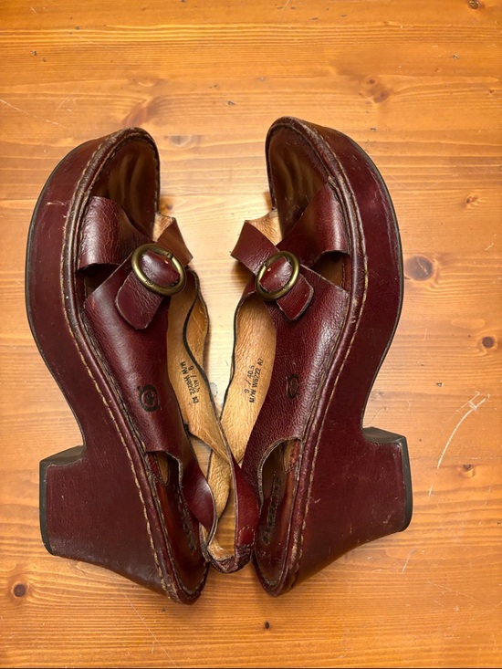 Born Women's Dark Brown Leather Crisscross Sandals with Buckle - Picture 4 of 6